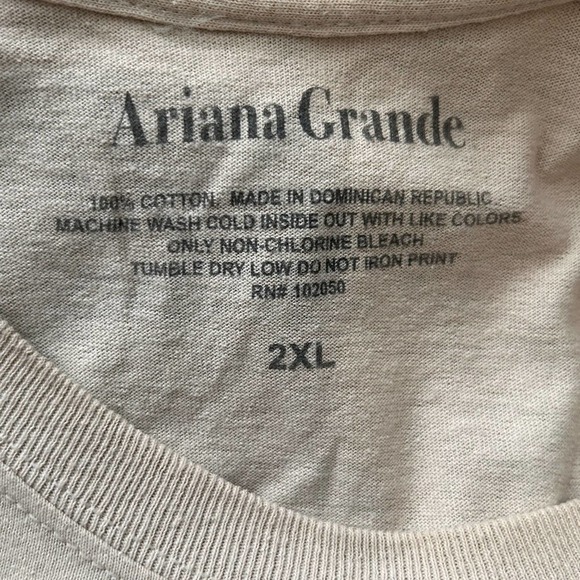 Ariana Grande Sweetener Tour Filtered Staircase T-shirt Size 2X - Picture 8 of 11